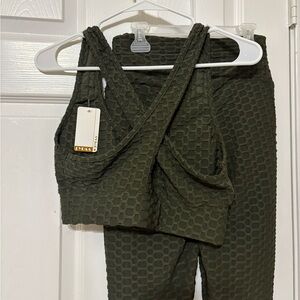 Workout top and bottom